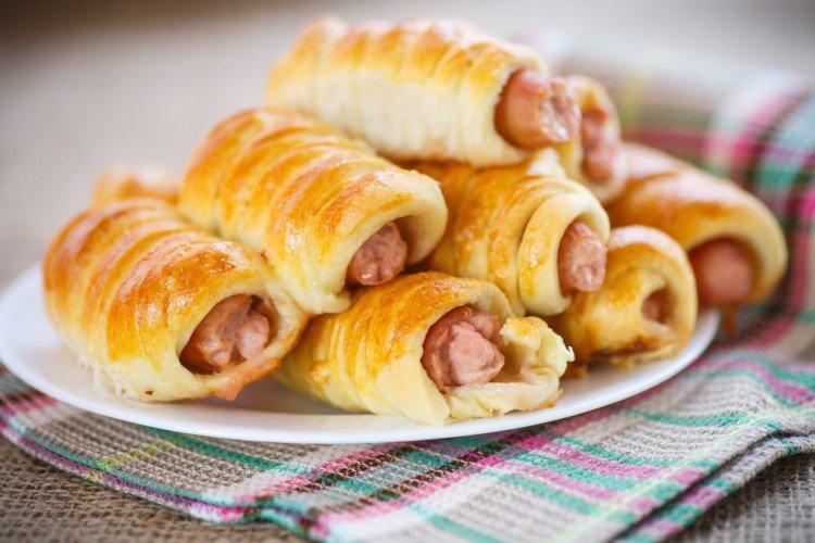 Saucisses en pâte feuilletée à la levure