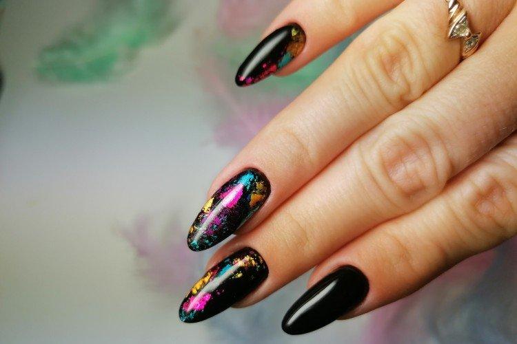 Manucure de printemps sombre