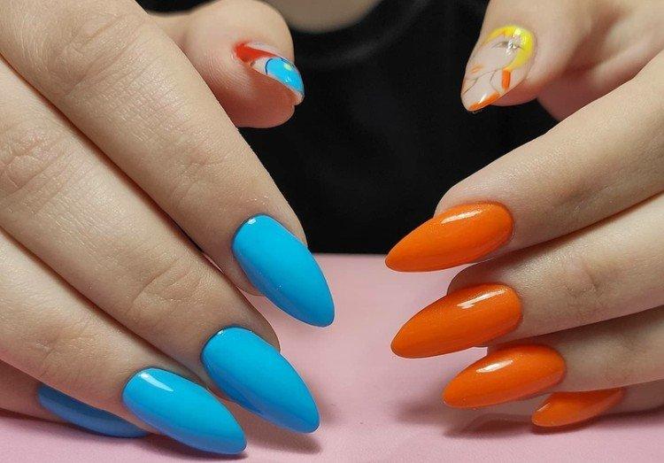 Manucure multicolore