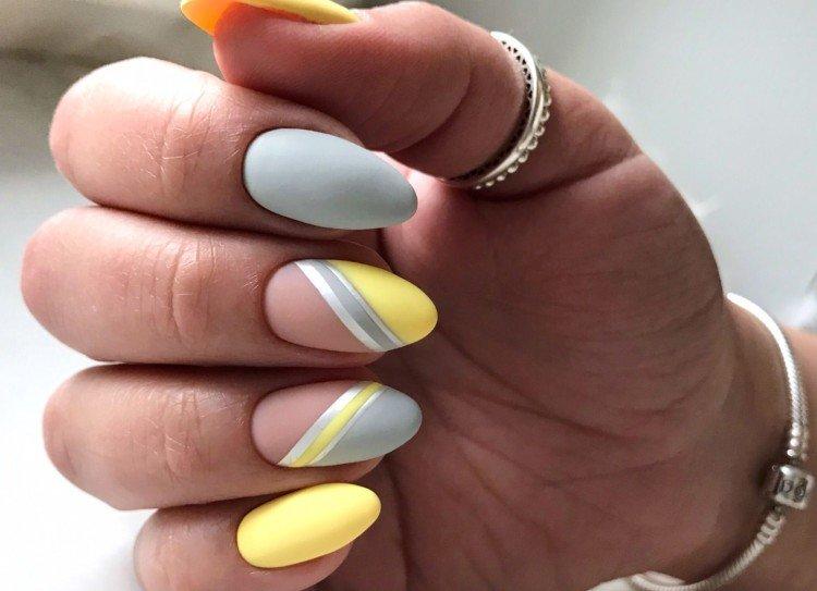 Manucure contrastée pour ongles ovales