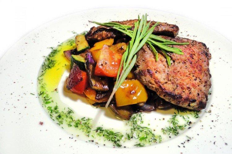 Boeuf au four au vin rouge