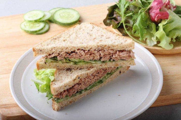 Sandwich au thon et au fromage