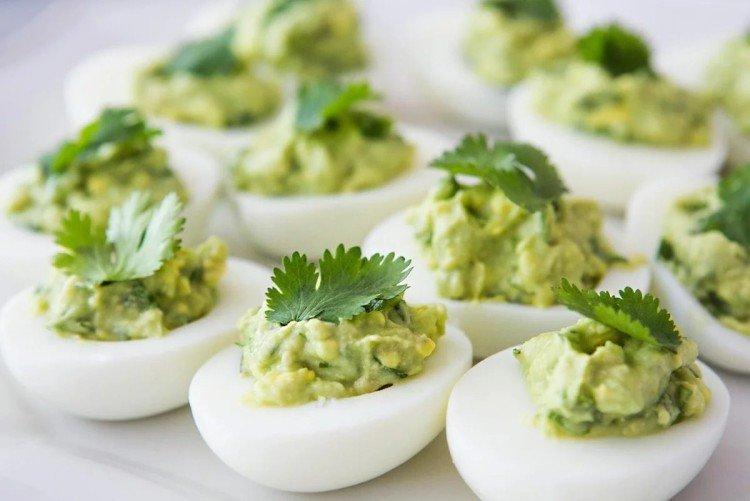 Oeufs farcis à l'avocat