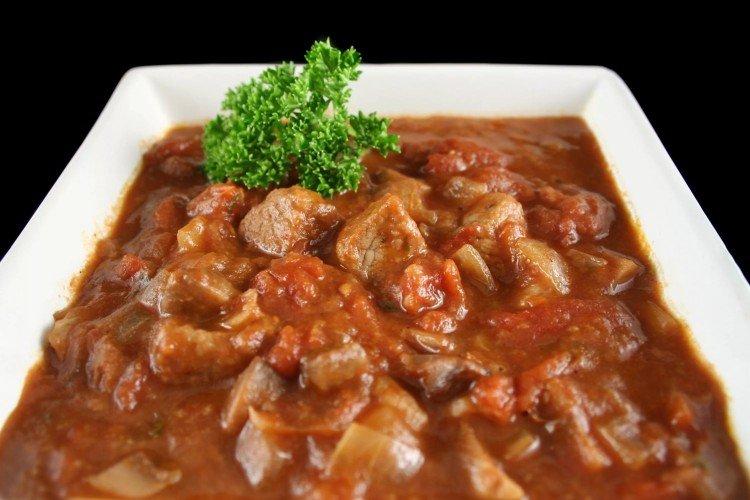 Goulasch de boeuf au four