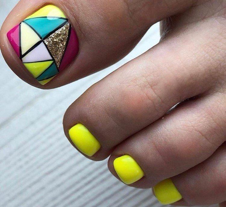 Pédicure bicolore et color-blocks