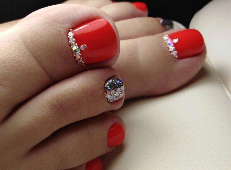 Pédicure avec strass