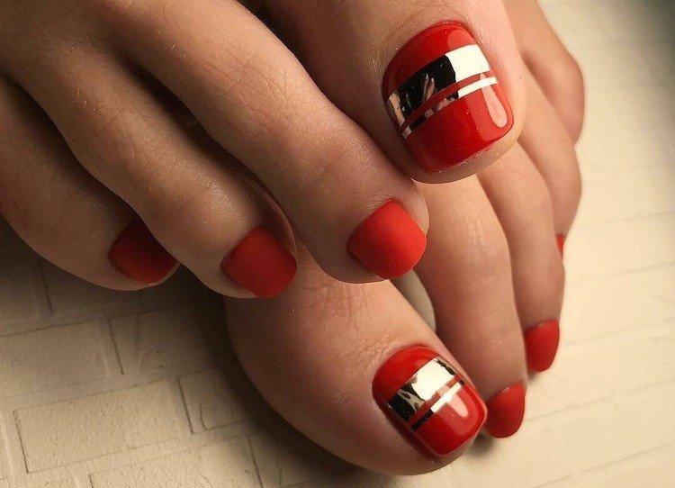 Pédicure rouge