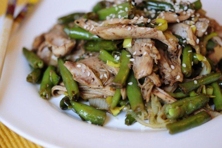 Salade de haricots verts aux concombres et piment