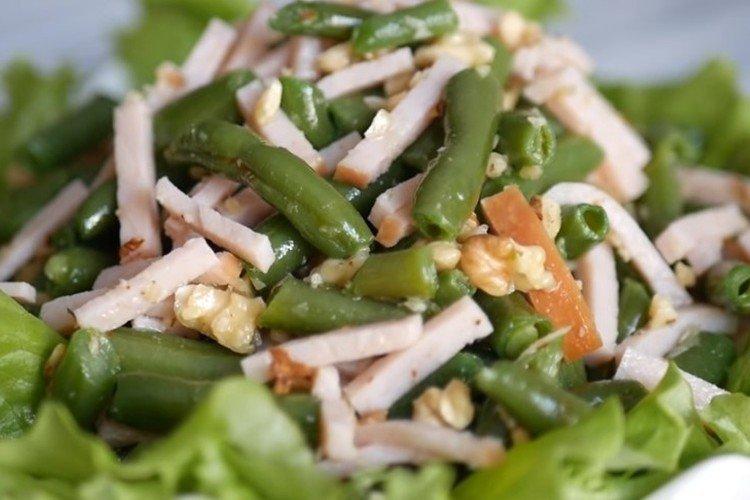 Salade de haricots verts au jambon et poire