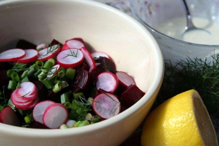 Salade de radis et betteraves rouges