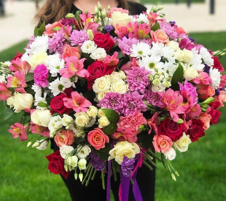 Bouquets de fleurs larges et chics