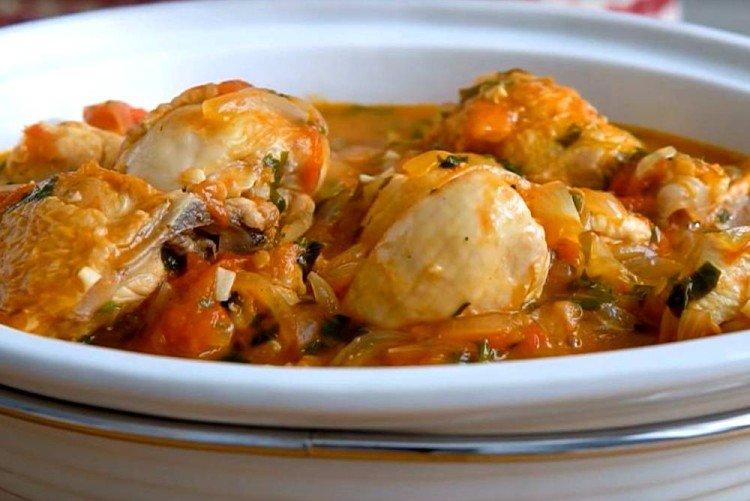 Chakhokhbili de poulet et pommes de terre