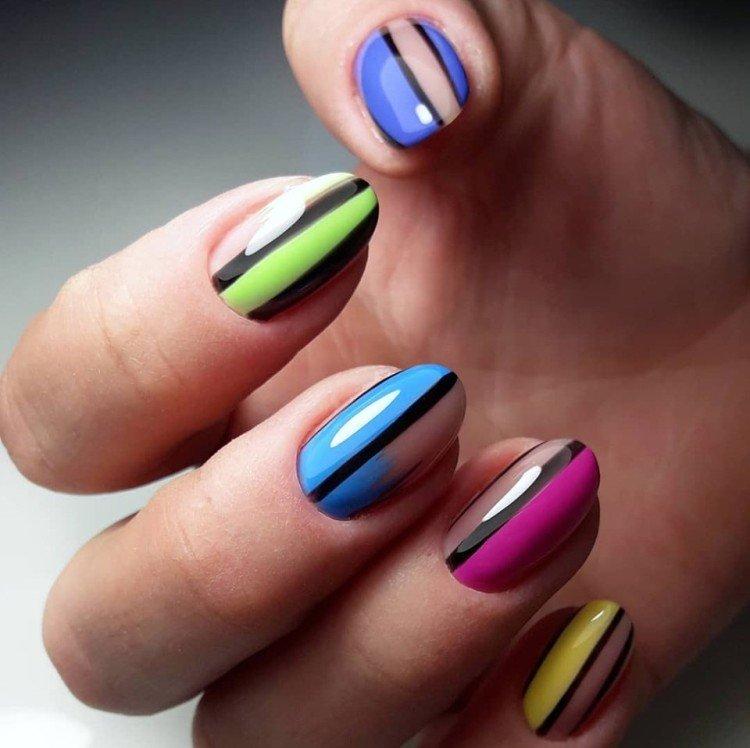 Dessins d'ongles arc-en-ciel