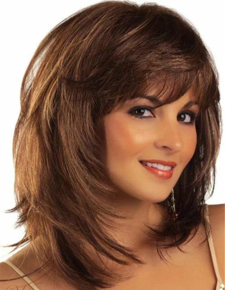 Coupe de cheveux en échelle - photos et idées