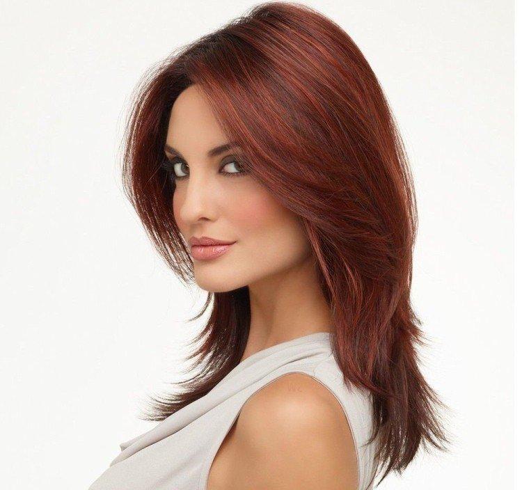 Coupe de cheveux en échelle - photos et idées