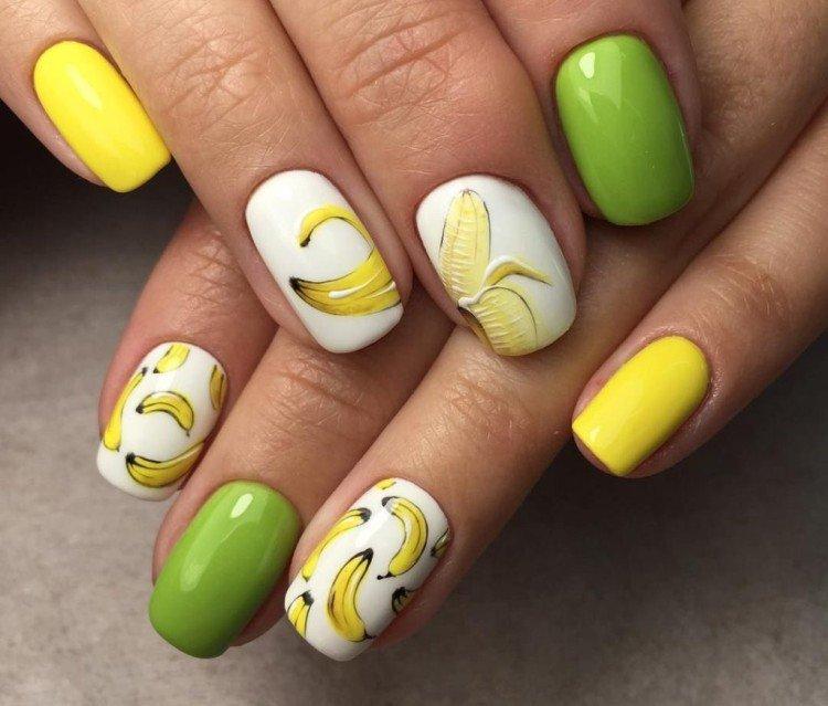 Manucure jaune-vert