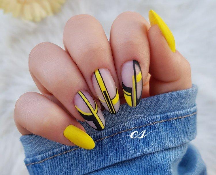 Manucure abstraite jaune