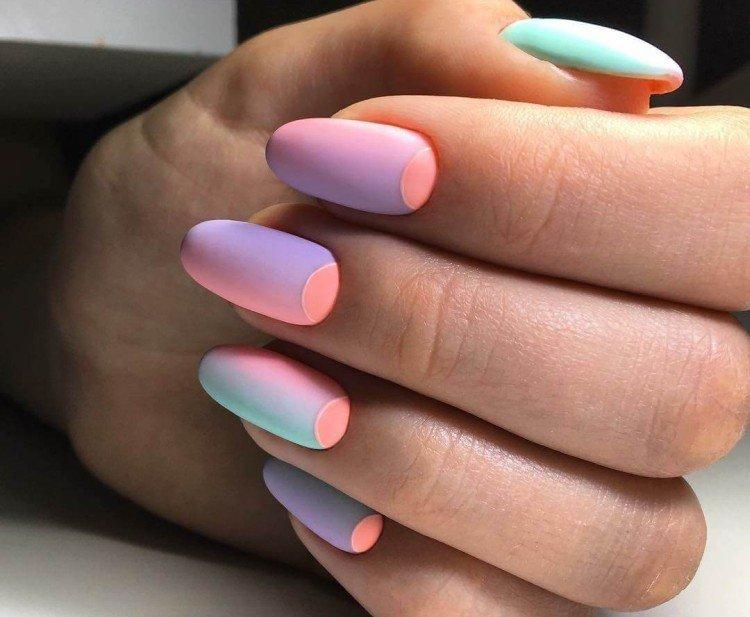 Manucure brillante mate