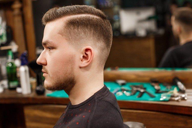 Demi-boîte avec séparation latérale