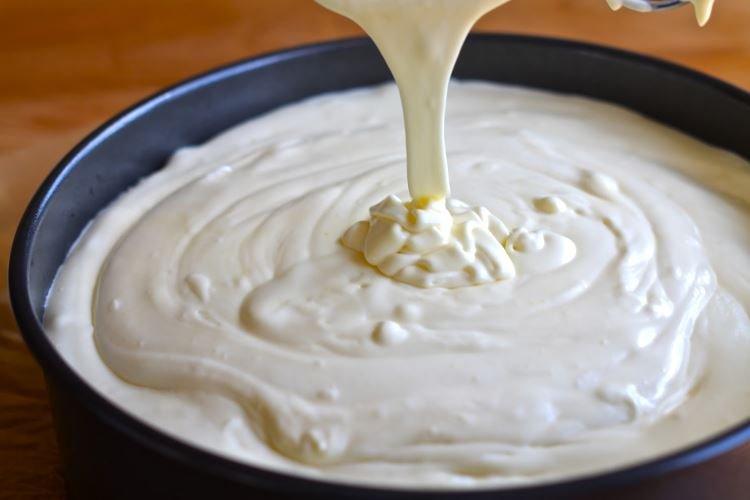 Glaçage au chocolat blanc pour gâteau