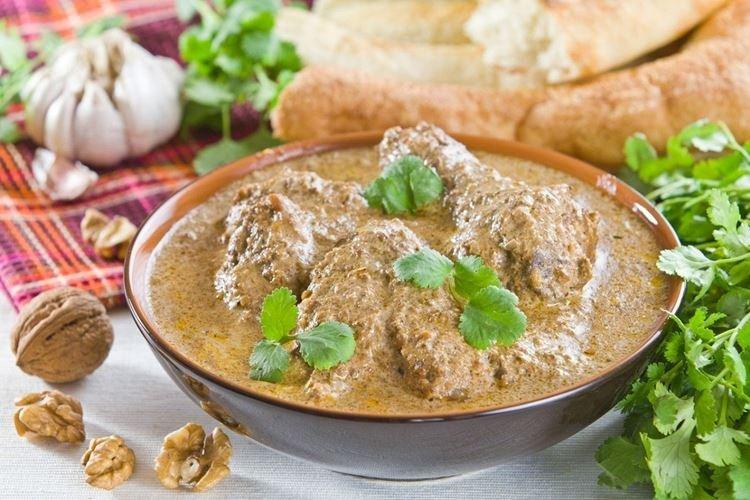 Satsivi géorgien au paprika