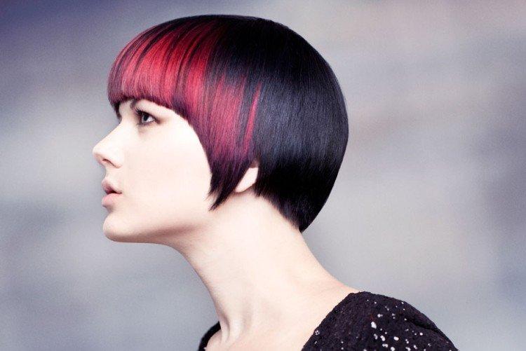 Page avec une coloration brillante des cheveux