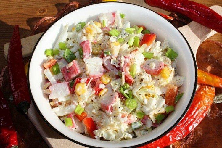 Salade de bâtonnets de crabe