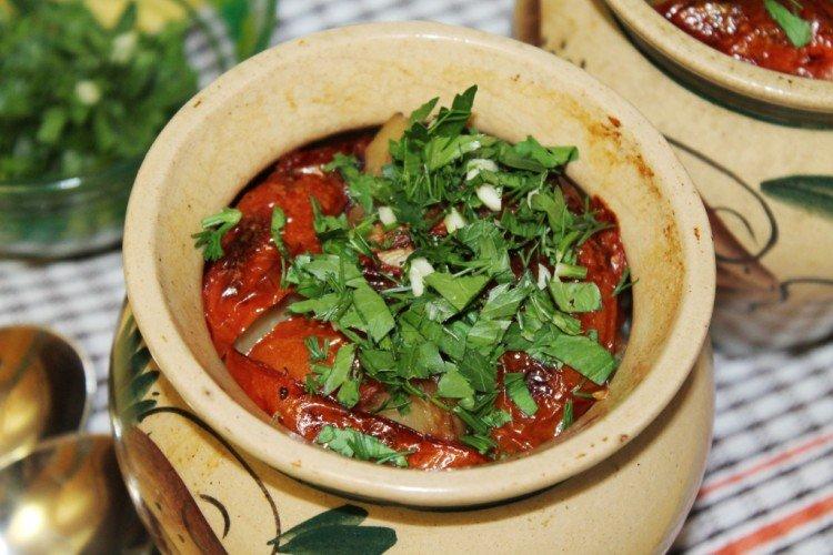 Boeuf aux tomates en pots