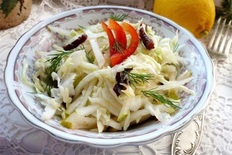 Salade maigre aux poires et pruneaux