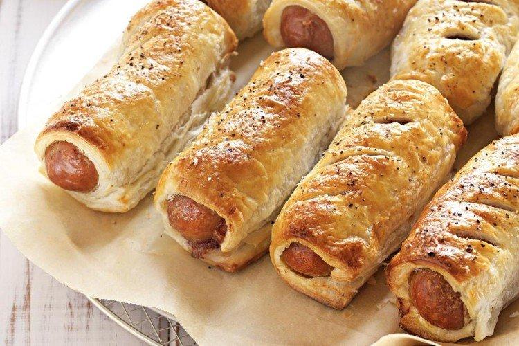 Saucisses aux légumes en pâte