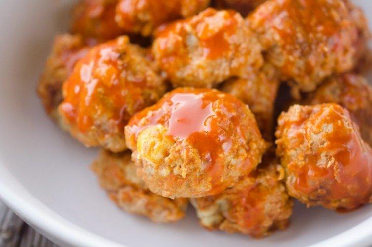 Boulettes de viande avec du riz dans une mijoteuse