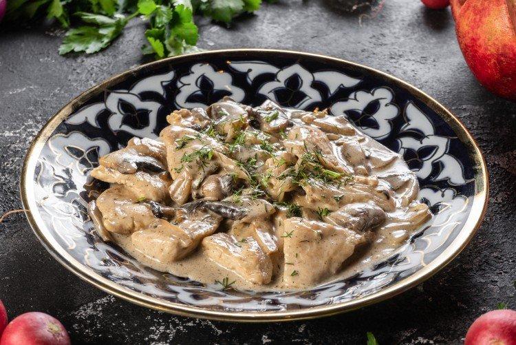 Poulet aux champignons, crème et sauce soja