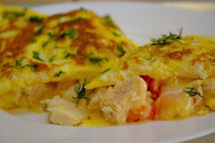 Omelette au fromage cottage et poulet