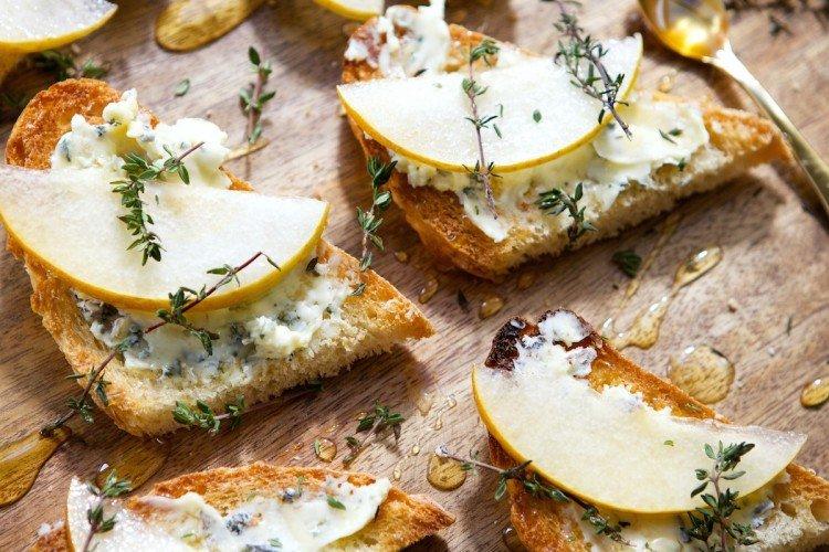 Toast à la poire et au gorgonzola