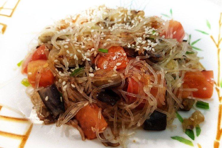 Funchoza au poulet et aubergines