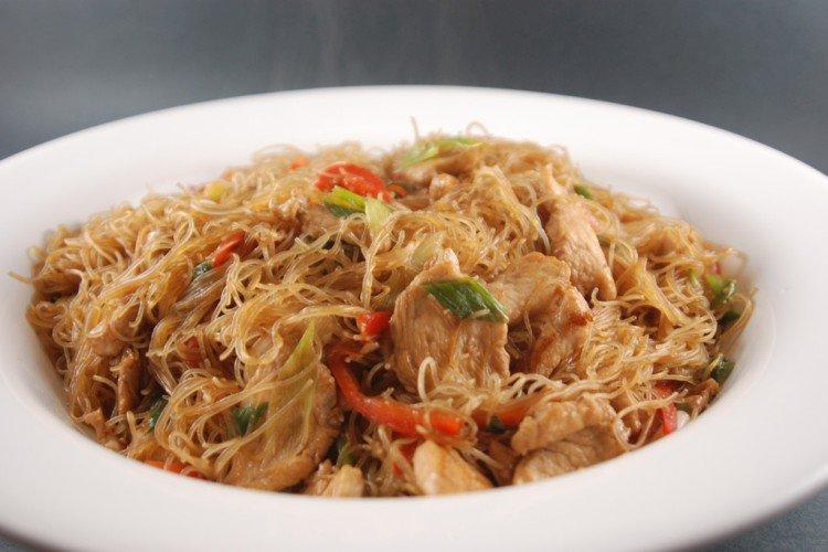 Funchoza au poulet et chou-fleur