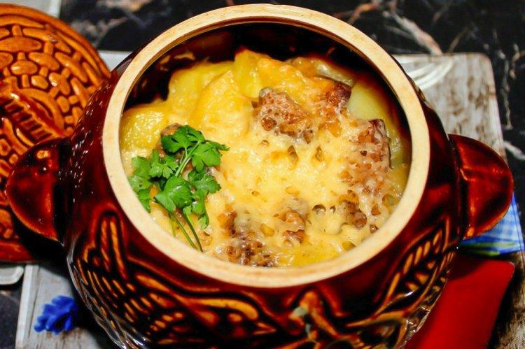 Pommes de terre au porc en pots