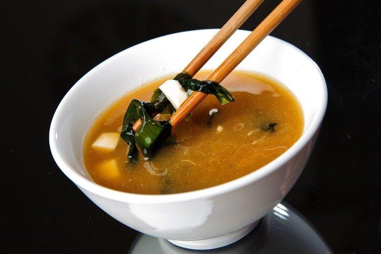 Soupe au bouillon de poisson Khondashi