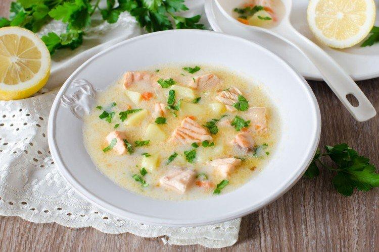 Soupe de poisson au fromage fondu