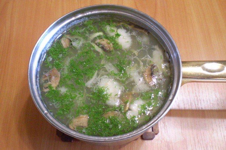 Soupe de poisson aux champignons