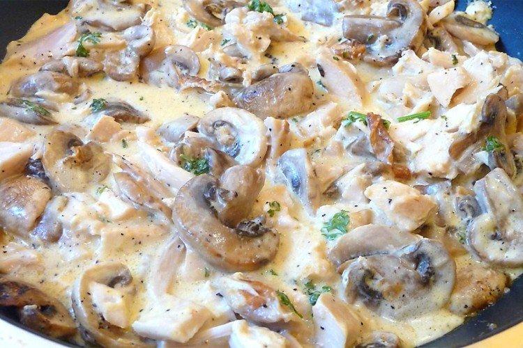 Champignons à la crème sure