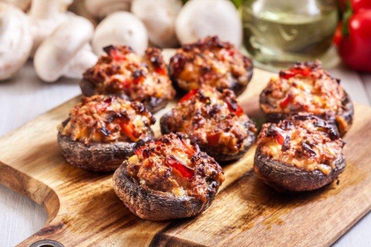 Champignons au fromage et tomates