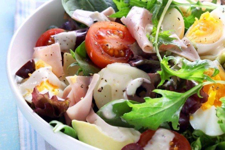 Salade tiède avec pommes de terre et jambon