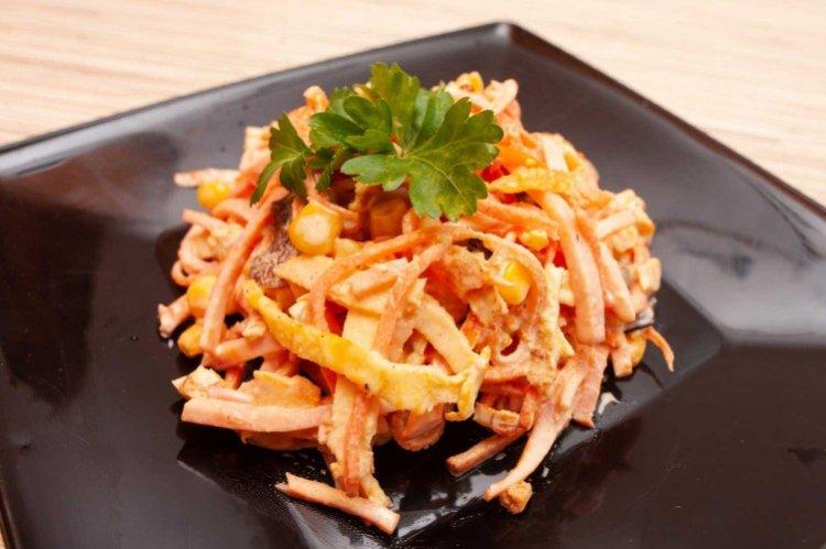 Salade coréenne de carottes et de jambon