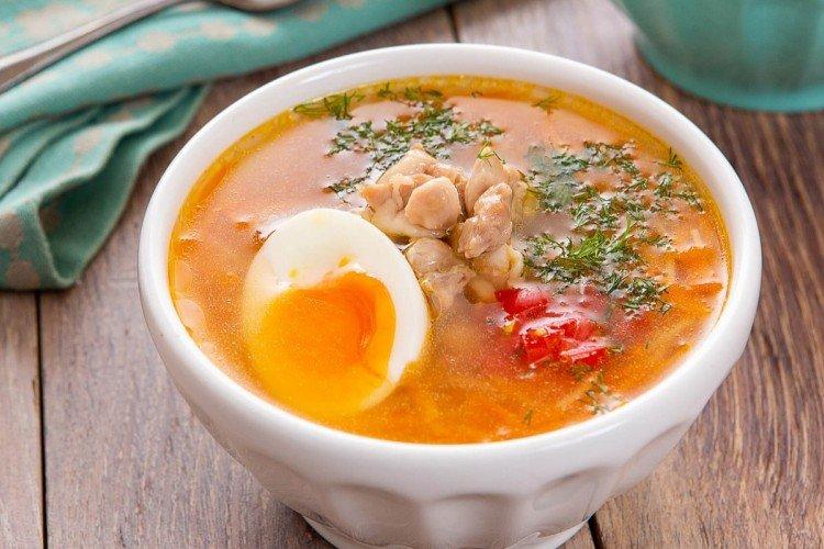 Soupe de poulet aux tomates