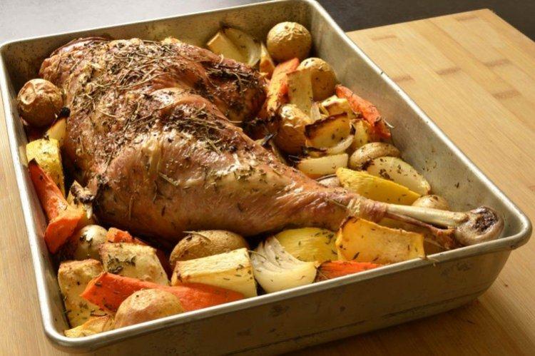 Dinde aux légumes au four