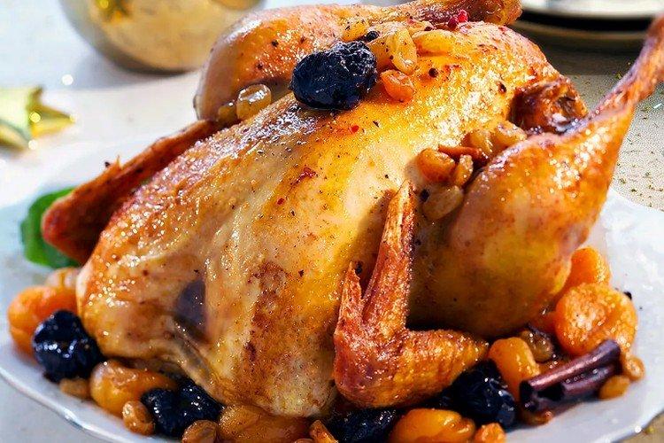 Poulet aux fruits secs dans la manche