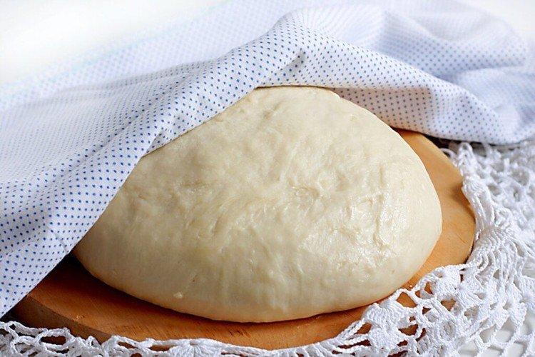 Blanchir la pâte à levure avec de la levure chimique