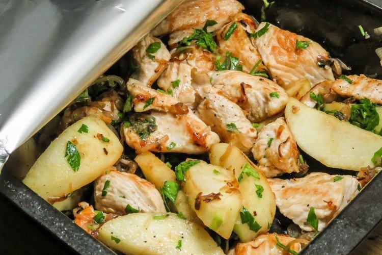 Dinde aux pommes de terre et pommes