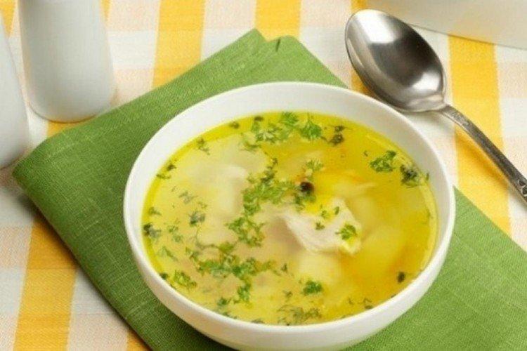 Bouillon de poulet aux pommes de terre